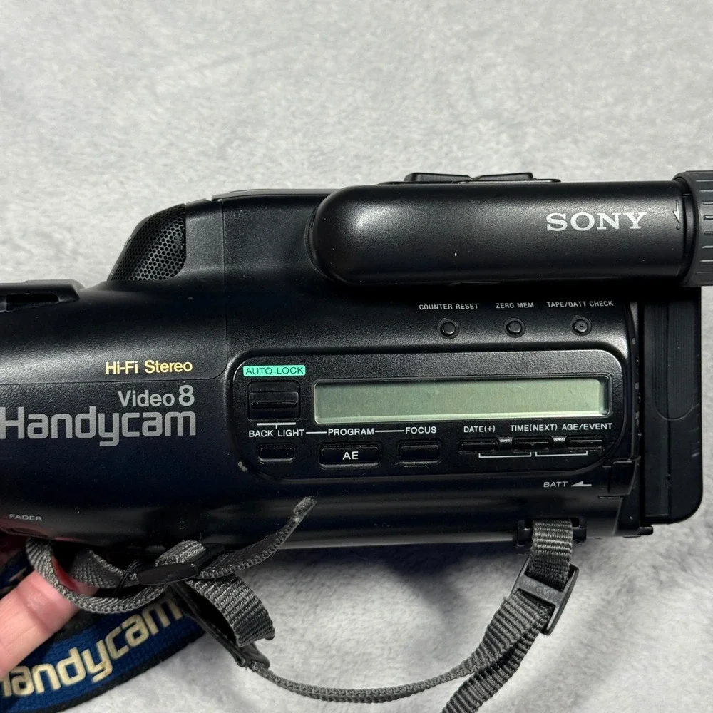 Sony Handycam CCD-FX510 Video 8 Camcorder Vintage 10x Zoom Hi-Fi***PARTS ONLY***